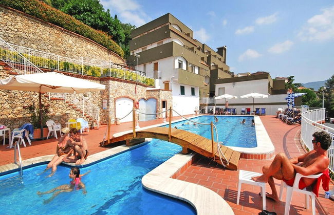 Holiday Flat in Pretty Residence With Communal Pool in Pietra Ligure - Foto 18