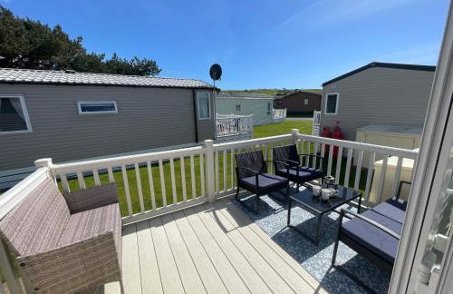 Golden Dunes Retreat, Dog-Friendly Stay at Par Sands Holiday Park, Cornwall - Foto 8