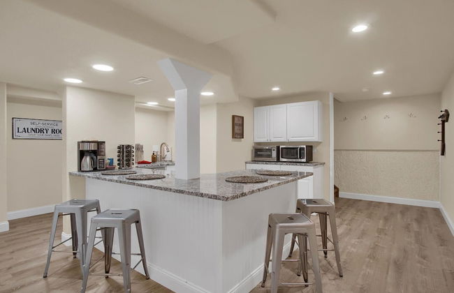 5BR Poe Manor Entertain,hot Tub+has Everything! - Foto 16