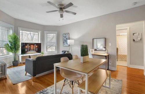 Perfect 3BR Apt in Chicago with WiFi & Laundry - Touhy 3N - Foto 5