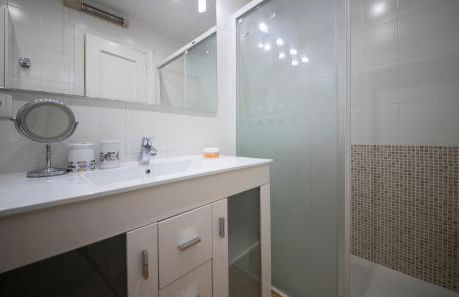 TarracoHomes, TH156 Casa Roser Familiar y con Piscina Compartida - Photo 9