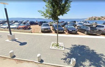 Apartments Turan Centrally Located with Free Parking - Photo 23