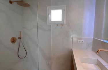 Villa en zona Playa D'en Bossa con gran piscina - Photo 25