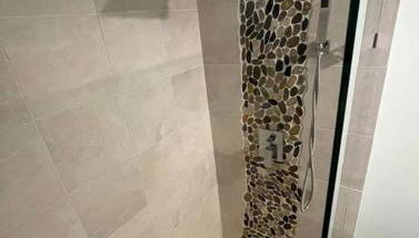 Berta's Lake Front Cottage on Winona Lake! - Foto 5