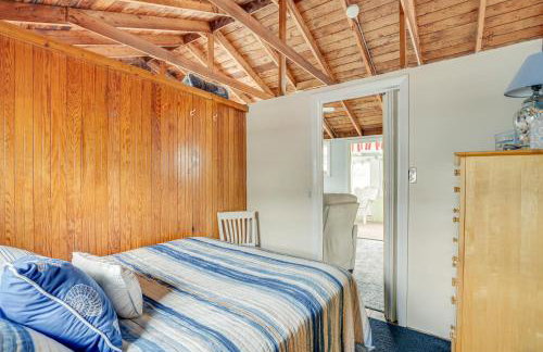 Rockport Cottage with Patio - Steps to Beach! - Foto 14