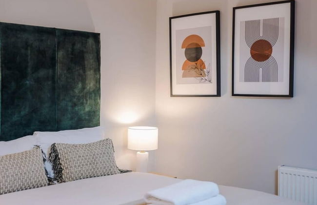 Host Apartments The Georgian Coach House 2 - Photo 6