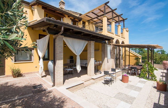 Serene Apartment in Ascoli Piceno with Hot Tub - Foto 1