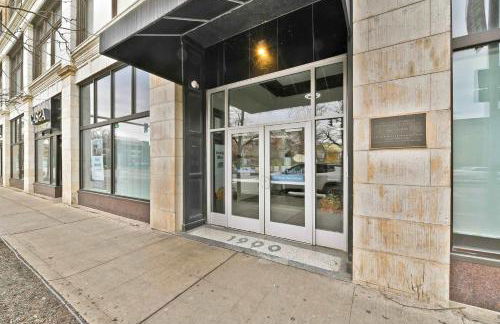 Pink playhouse sq near Progressive field & CSU - Photo 35