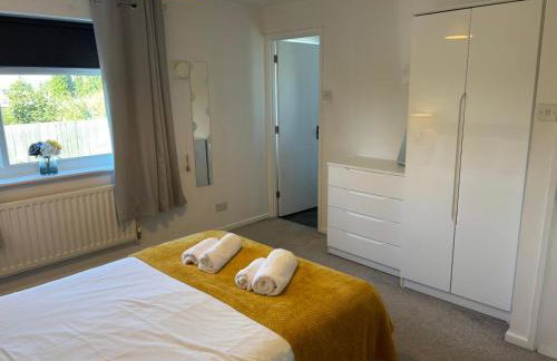 Hereford - Kestrel House - 4 Bedroom House Close to City With Parking - Sleeps 7 - Suitable for Family Gatherings or Contractors With Vehicles - Hosted by RENTMYHOUSE - Foto 36