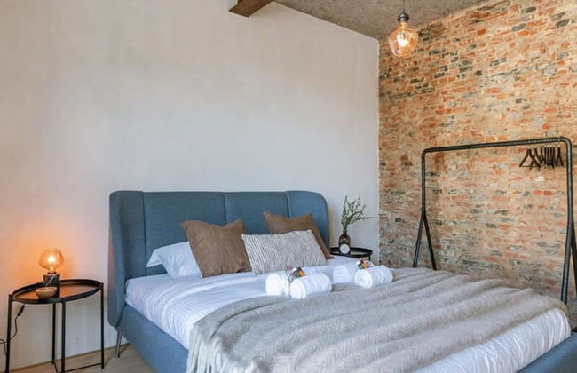 Industrial Apartment With Terrace in Antwerp - Photo 4