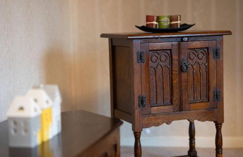 Spacious 3BR House By Kammili Properties in Westhoughton - Free Parking - Photo 7