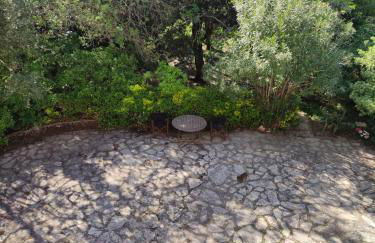 Bilocale a due passi dal mare immerso nel verde - Foto 26