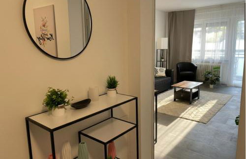 Spacious Apartment with Balcony - nearby Schlosspark - APOLONIAliving - Foto 30