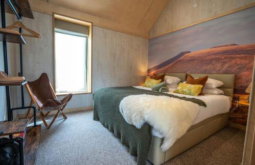 Thyme Lodge 2BR with Hot Tub near Black Mountain - Foto 15