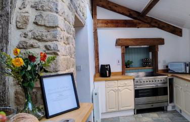 The Old Post Office Spacious 3-Bed Cottage in North Perrott - Photo 24