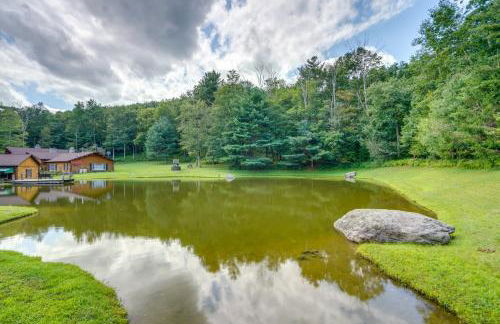 Elegant Hudson Valley Retreat with Hot Tub and Pond - Foto 41