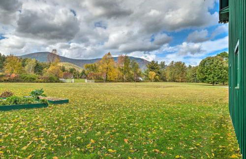 Luxe Green Barn Near Skiing with Mt Equinox Views! - Foto 26