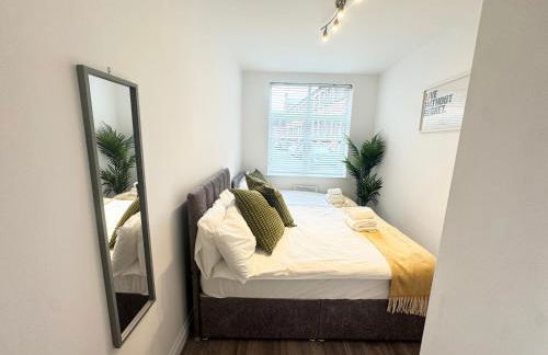 STUNNING APARTMENT - 2 DOUBLE BEDROOMS - EN-SUITE - FREE ALLOCATED PARKING - JQ QUARTER - BIRMINGHAM CITY CENTRE - SLEEPS 6 GUESTS - 2 BATHROOMs - Foto 16
