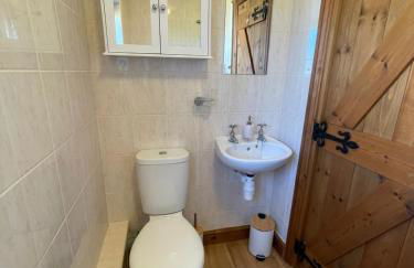 Honeycomb Cottage - a quiet, charming, cosy retreat in the countryside only 2 miles from one of Cornwall's best beaches - Photo 17