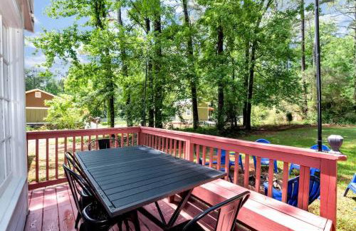 4BR Cozy Family Retreat Near Mall of GA, Near Lake Lanier - Sleeps 10 - Foto 12