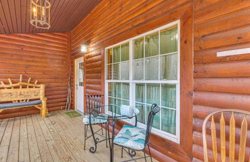 Greenbrier River On-Site! Modern-Rustic Log Cabin - Foto 19