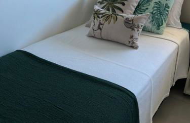 Apt Pé na Areia Floripa - Praia dos Açores - Churrasqueira na Varanda e Piscina - Foto 19