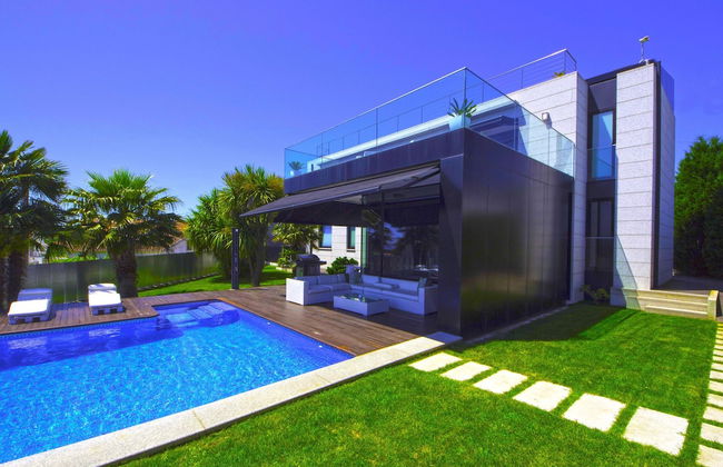 Posh Villa With Pool, Garden & Ocean Views in Sansenxo - Foto 15