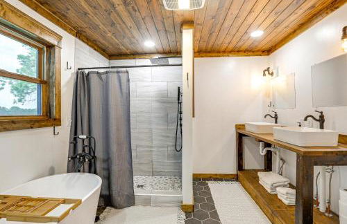 Family-Friendly Seward Home with Sauna and Pool! - Foto 16