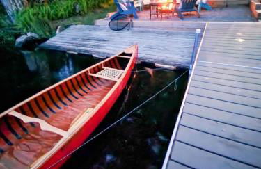 Lakefront Hot Tub Canoes Game Room Wood FP - Foto 55