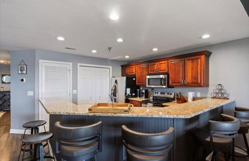 Modern Decor, Views, Grill, Workstation, Boat + 2 PWC Slips & Resort-Style Amenities - Foto 13