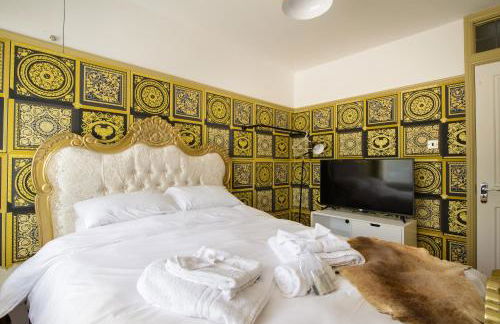 Deluxe 2 Bed Versace Bungalow Hot Tub, Sky TV, Cinema Screen Saffron Walden - Foto 14