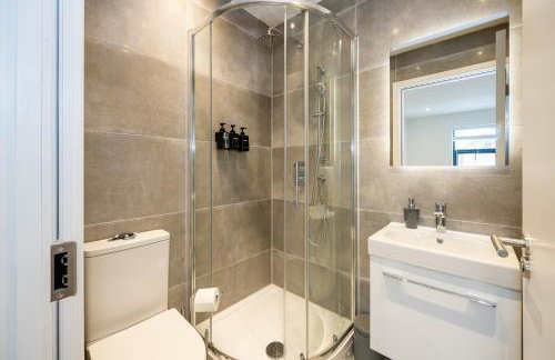 Modern 2 Bed near Wythenshawe Hospital and Manchester Airport With Parking - Foto 11