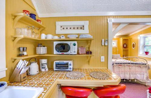 Studio with Trail Access about 10 Mi to Brattleboro! - Photo 6