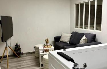 Appartement avec jacuzzi proche du centre - Photo 5