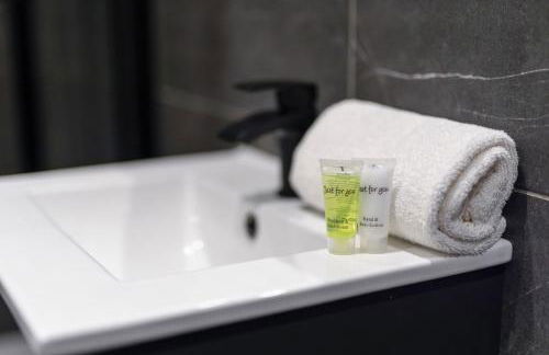 Lux Style Homes -1 BED APARTMENT close to City Centre - Free WIFI - Free Parking - Smart TV - Full Kitchen - Self Check In - Foto 51