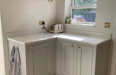 The Harborne Home opposite QE hospital & Birmingham university - Photo 5