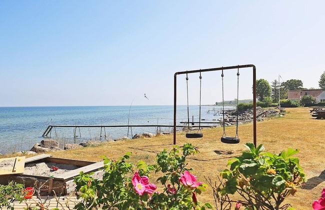 6 Person Holiday Home in Stroby - Foto 16