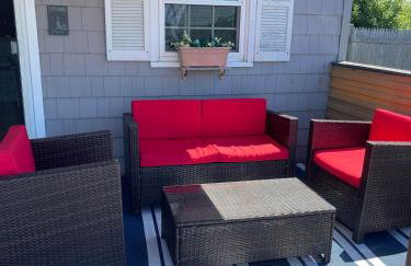 Dog-Friendly Cottage with Backyard & Beach Vibes! - Foto 8