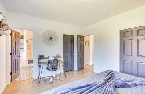 Charming Bend Home with Porch and Yard Great Location - Foto 11