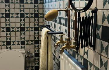 Ti an Aod Beachfront Stone Cottage Sleeps 10 OI Collection Rentals - Foto 11