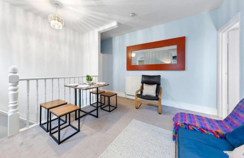 Lovely Split level 2 bedroom flat in NW London - Foto 26