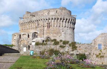 Le Duclos, appartement rez-de-jardin Dinan centre - Foto 31