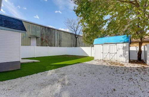 Walk to River, Parks and Dining Family Home with Yard - Foto 23