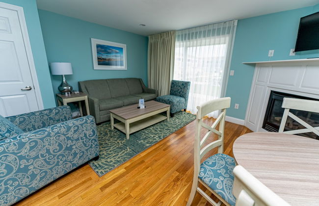 Edgewater Beach Resort, a VRI resort - Photo 17