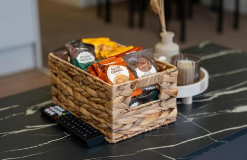 Serene 2BR Retreat Perfect for Long Stays - Foto 27