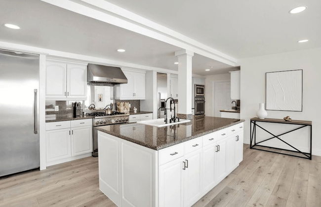 Castlewood by Avantstay Malibu Cliffside + View - Photo 11