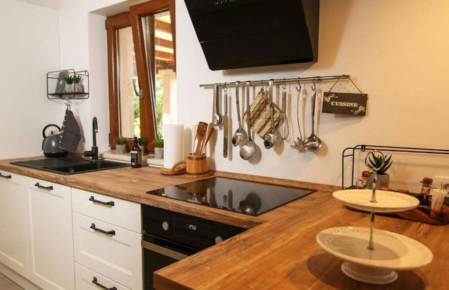 Secluded Oasis With Pool, Outdoor Kitchen, & Landscaped Terraces - Foto 7