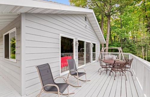 High Lake Hideaway - Photo 2