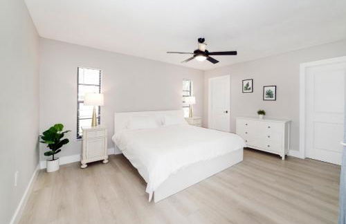 New 6min to 3 Sister Springs, Spacious, Fun with Game Room - Foto 5