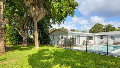 3 Mi to Riviera Beach! Group-Friendly Home with Yard - Foto 2